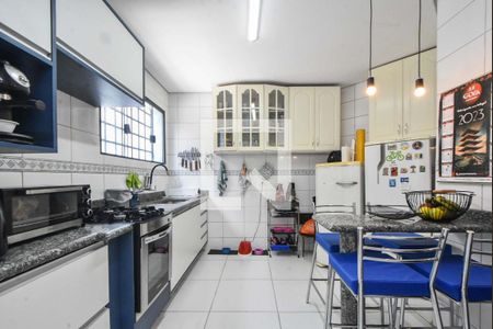 Casa à venda com 100m², 3 quartos e 2 vagasCozinha 