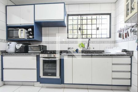 Casa à venda com 100m², 3 quartos e 2 vagasCozinha 