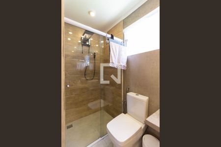 Casa à venda com 250m², 4 quartos e 4 vagasBanheiro Suíte 2