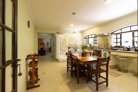 Casa à venda com 250m², 4 quartos e 4 vagasCozinha