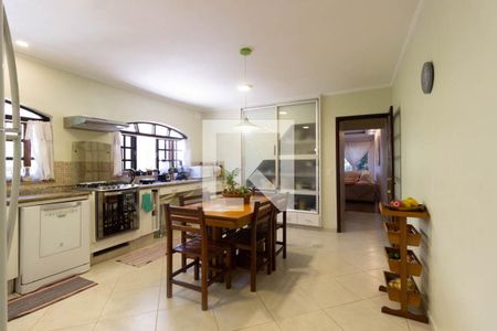 Casa à venda com 250m², 4 quartos e 4 vagasCozinha