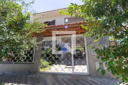 Casa à venda com 250m², 4 quartos e 4 vagasFachada