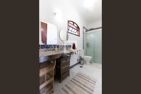 Casa à venda com 250m², 4 quartos e 4 vagasBanheiro