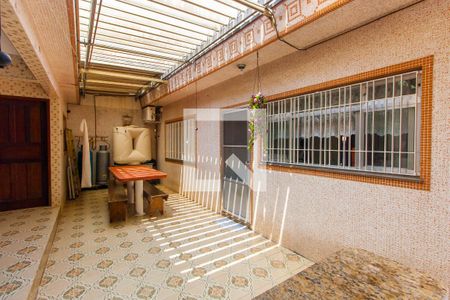 Casa à venda com 300m², 4 quartos e 7 vagas Casa à venda com 300m², 4 quartos e 7 vagasQuintal