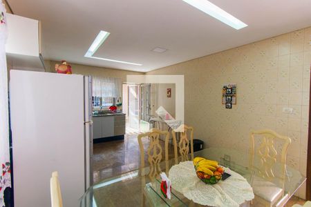 Casa à venda com 300m², 4 quartos e 7 vagas Casa à venda com 300m², 4 quartos e 7 vagasCozinha