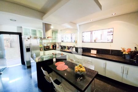 Casa à venda com 460m², 3 quartos e 3 vagas Casa à venda com 460m², 3 quartos e 3 vagasCozinha