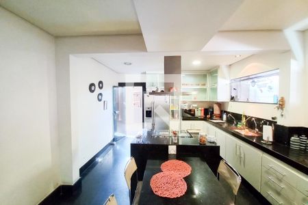 Casa à venda com 460m², 3 quartos e 3 vagas Casa à venda com 460m², 3 quartos e 3 vagasCozinha