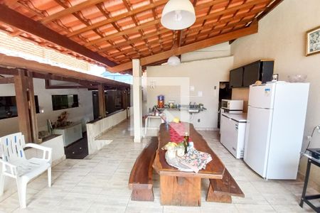 Casa à venda com 460m², 3 quartos e 3 vagas Casa à venda com 460m², 3 quartos e 3 vagasÁrea gourmet