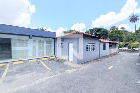 Casa à venda com 460m², 3 quartos e 3 vagas Casa à venda com 460m², 3 quartos e 3 vagasExtensão da propriedade