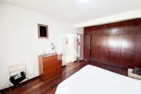 Casa à venda com 460m², 3 quartos e 3 vagas Casa à venda com 460m², 3 quartos e 3 vagasQuarto 3 - Suíte