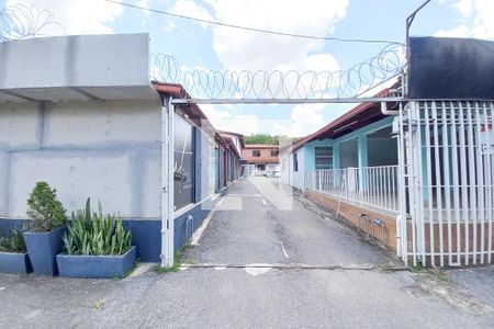 Casa à venda com 460m², 3 quartos e 3 vagas Casa à venda com 460m², 3 quartos e 3 vagasFachada