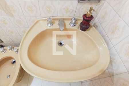 Casa à venda com 460m², 3 quartos e 3 vagas Casa à venda com 460m², 3 quartos e 3 vagasBanheiro 2