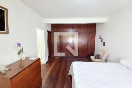 Casa à venda com 460m², 3 quartos e 3 vagas Casa à venda com 460m², 3 quartos e 3 vagasQuarto 3 - Suíte