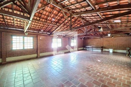 Casa à venda com 460m², 3 quartos e 3 vagas Casa à venda com 460m², 3 quartos e 3 vagasTerraço