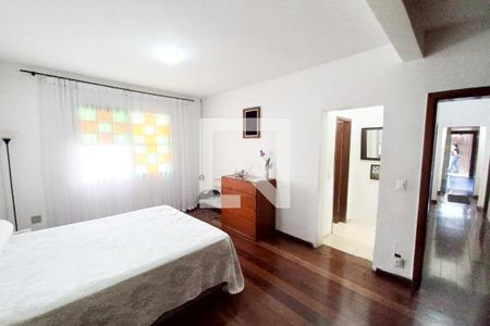 Casa à venda com 460m², 3 quartos e 3 vagas Casa à venda com 460m², 3 quartos e 3 vagasQuarto 3 - Suíte