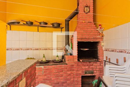 Casa à venda com 220m², 3 quartos e 3 vagas Casa à venda com 220m², 3 quartos e 3 vagasÁrea externa