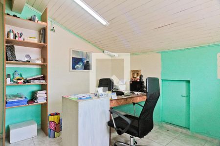 Casa à venda com 220m², 3 quartos e 3 vagas Casa à venda com 220m², 3 quartos e 3 vagasSótão