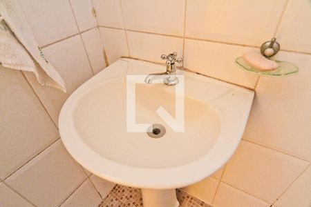 Casa à venda com 220m², 3 quartos e 3 vagas Casa à venda com 220m², 3 quartos e 3 vagasÁrea externa - banheiro