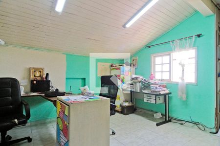 Casa à venda com 220m², 3 quartos e 3 vagas Casa à venda com 220m², 3 quartos e 3 vagasSótão