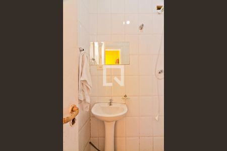 Casa à venda com 220m², 3 quartos e 3 vagas Casa à venda com 220m², 3 quartos e 3 vagasÁrea externa - banheiro