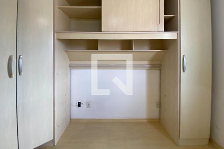 Apartamento à venda com 68m², 3 quartos e 1 vagaQuarto 2