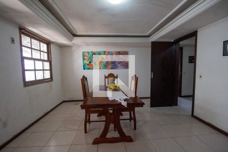 Casa de condomínio à venda com 630m², 6 quartos e 3 vagasSala de Jantar