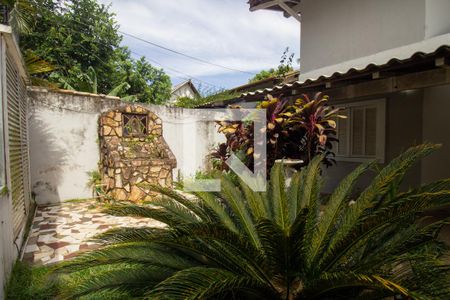 Casa de condomínio à venda com 630m², 6 quartos e 3 vagasQuintal