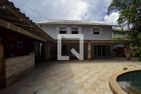 Casa de condomínio à venda com 630m², 6 quartos e 3 vagasQuintal