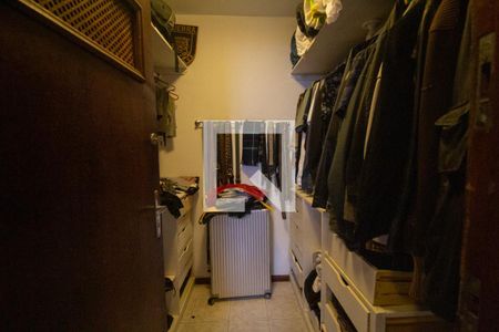 Casa de condomínio à venda com 630m², 6 quartos e 3 vagasCloset da Suíte 4