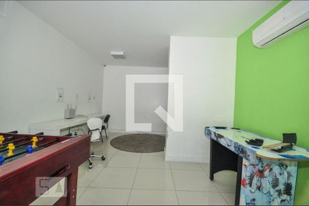 Apartamento à venda com 74m², 2 quartos e 1 vaga Apartamento à venda com 74m², 2 quartos e 1 vagaÁrea comum - Sala de Jogos