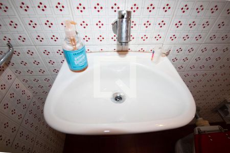 Casa à venda com 360m², 4 quartos e 4 vagas Casa à venda com 360m², 4 quartos e 4 vagasBanheiro Lavado