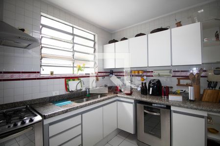 Casa à venda com 360m², 4 quartos e 4 vagas Casa à venda com 360m², 4 quartos e 4 vagasCozinha