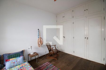 Casa à venda com 360m², 4 quartos e 4 vagas Casa à venda com 360m², 4 quartos e 4 vagasQuarto 3