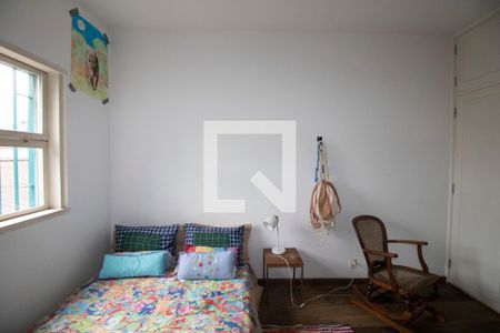 Casa à venda com 360m², 4 quartos e 4 vagas Casa à venda com 360m², 4 quartos e 4 vagasQuarto 3