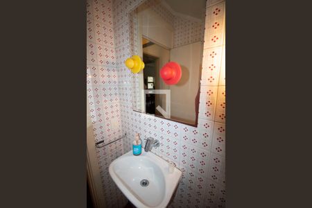 Casa à venda com 360m², 4 quartos e 4 vagas Casa à venda com 360m², 4 quartos e 4 vagasBanheiro Lavado