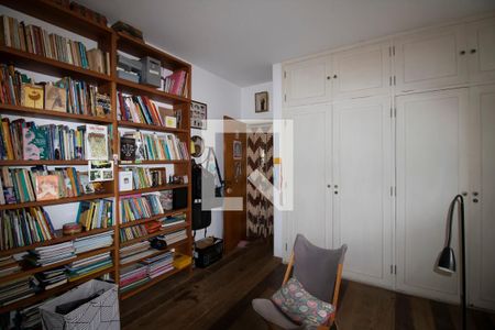 Casa à venda com 360m², 4 quartos e 4 vagas Casa à venda com 360m², 4 quartos e 4 vagasQuarto 2