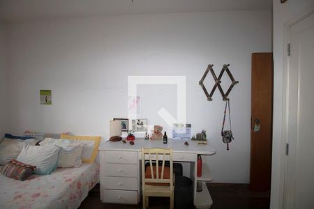 Casa à venda com 360m², 4 quartos e 4 vagas Casa à venda com 360m², 4 quartos e 4 vagasQuarto 4