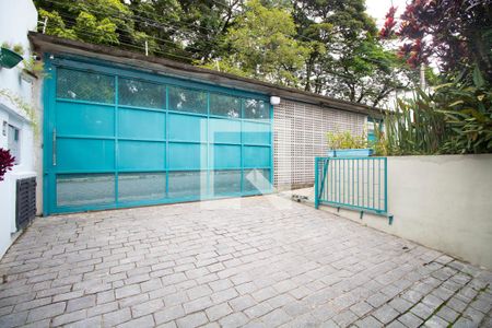 Casa à venda com 360m², 4 quartos e 4 vagas Casa à venda com 360m², 4 quartos e 4 vagasGaragem