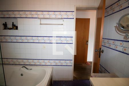 Casa à venda com 360m², 4 quartos e 4 vagas Casa à venda com 360m², 4 quartos e 4 vagasSuite do Quarto 1