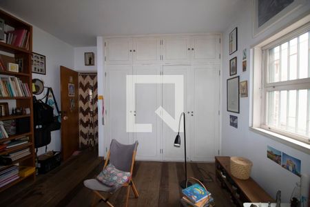 Casa à venda com 360m², 4 quartos e 4 vagas Casa à venda com 360m², 4 quartos e 4 vagasQuarto 2