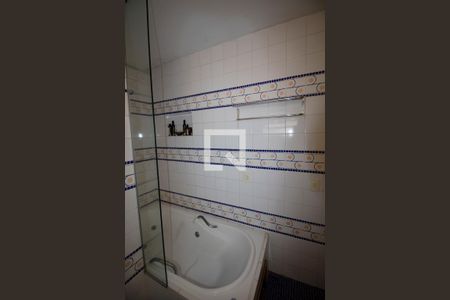 Casa à venda com 360m², 4 quartos e 4 vagas Casa à venda com 360m², 4 quartos e 4 vagasSuite do Quarto 1