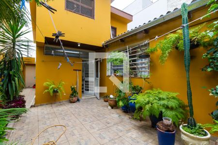 Casa à venda com 220m², 4 quartos e 3 vagas Casa à venda com 220m², 4 quartos e 3 vagasQuintal