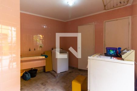Casa à venda com 220m², 4 quartos e 3 vagas Casa à venda com 220m², 4 quartos e 3 vagasÁrea de Serviço