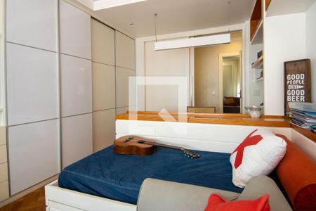 Apartamento à venda com 240m², 3 quartos e 1 vaga Apartamento à venda com 240m², 3 quartos e 1 vagaQuarto