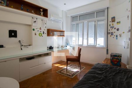 Apartamento à venda com 240m², 3 quartos e 1 vaga Apartamento à venda com 240m², 3 quartos e 1 vagaQuarto 1