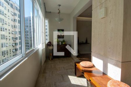 Apartamento à venda com 240m², 3 quartos e 1 vaga Apartamento à venda com 240m², 3 quartos e 1 vagaSacada