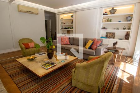 Apartamento à venda com 240m², 3 quartos e 1 vaga Apartamento à venda com 240m², 3 quartos e 1 vagaSala