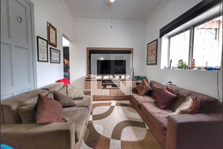 Casa à venda com 250m², 4 quartos e 5 vagasSala de TV - Quartos