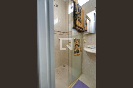 Casa à venda com 250m², 4 quartos e 5 vagasQuarto 2 - Suíte