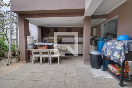 Casa à venda com 250m², 4 quartos e 5 vagasQuintal fundos